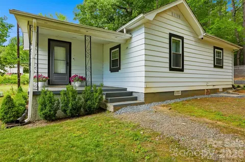 Exterior - 1320 Tom Fox St, Morganton, NC 28655 photo 3 of 6