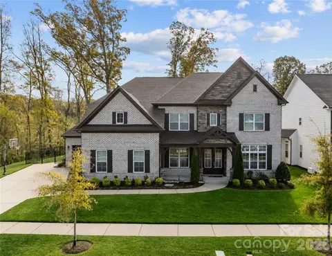 18314 Doves Crest Rd, Cornelius, NC 28031 photo 2