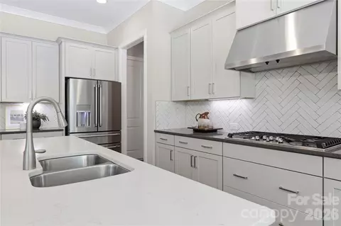 Kitchen - 18314 Doves Crest Rd, Cornelius, NC 28031 photo 3 of 4