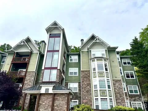 2000 Olde Eastwood Village 305 Blvd #305, Asheville, NC 28803