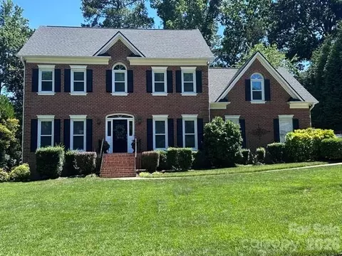10516 Hollybrook Dr, Charlotte, NC 28277