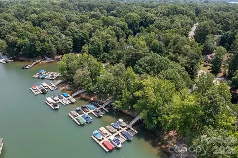 122 Lake Pine Rd, Mooresville, NC 28117