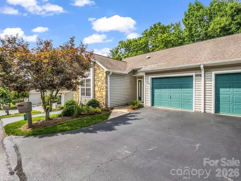 341 Laurel Park Pl, Hendersonville, NC 28791