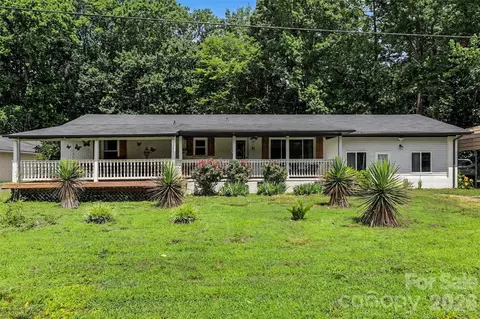 1306 Mooresville Rd, Kannapolis, NC 28081