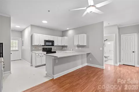 Living - 21231 Hickory St, Cornelius, NC 28031 photo 5 of 6