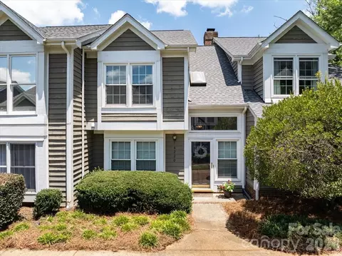8220 Legare Ct, Charlotte, NC 28210