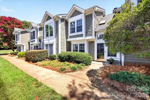 8220 Legare Ct, Charlotte, NC 28210