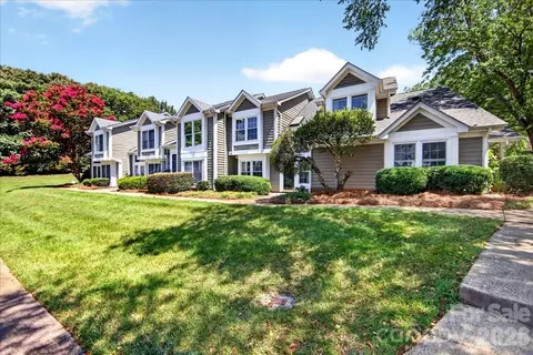 8220 Legare Ct, Charlotte, NC 28210