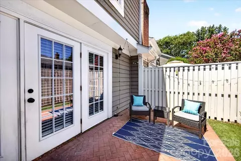 8220 Legare Ct, Charlotte, NC 28210