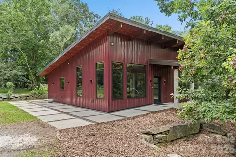39 Wolf Rd, Asheville, NC 28805