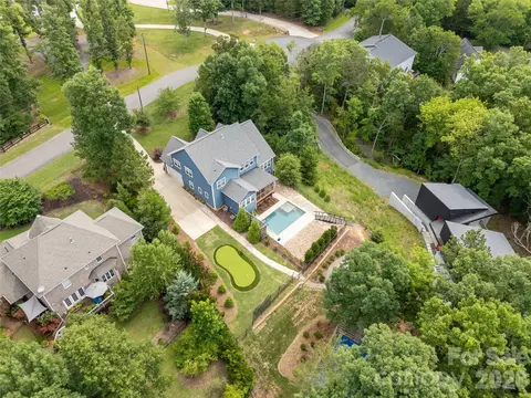 378 Squirrel Ln, Clover, SC 29710