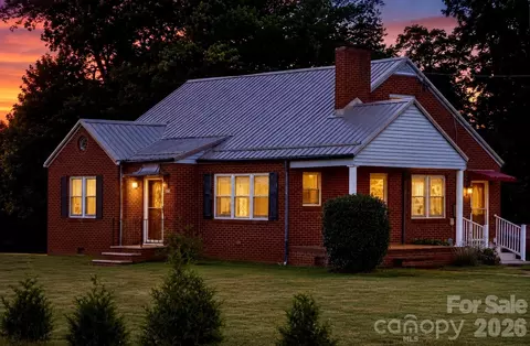1532 Orchard Dr, Lenoir, NC 28645