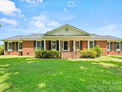 464 Lark Rd, Cheraw, SC 29520