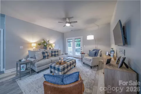 17110 Red Feather Dr, Charlotte, NC 28277