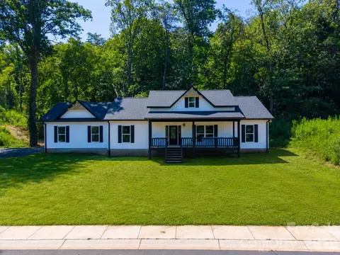 60 Charlotte St, Franklin, NC 28734