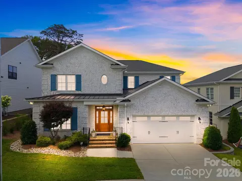 6834 Providence W Ln W, Charlotte, NC 28226