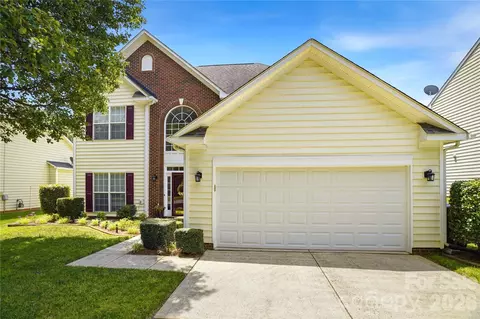 5555 Cambridge Bay Dr, Charlotte, NC 28269