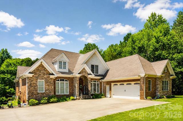 1347 Killian Rd, Stanley, NC 28164