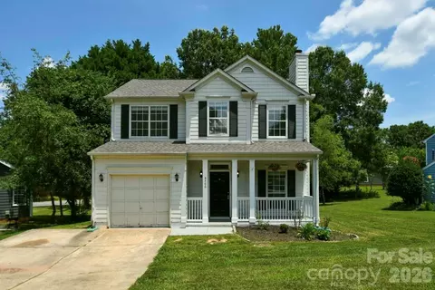 8406 Bedford Green Ln, Charlotte, NC 28215