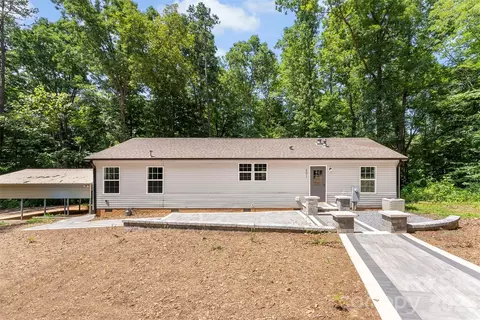 621 Sunset Dr, Bessemer City, NC 28016