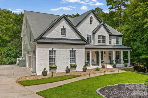121 Isle Run Dr, Mooresville, NC 28117