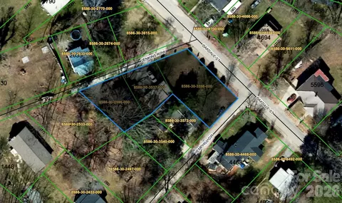15 Jenkins Row, Brevard, NC 28712
