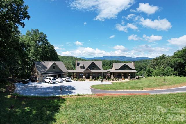 1052 Porter Creek Dr, Franklin, NC 28734