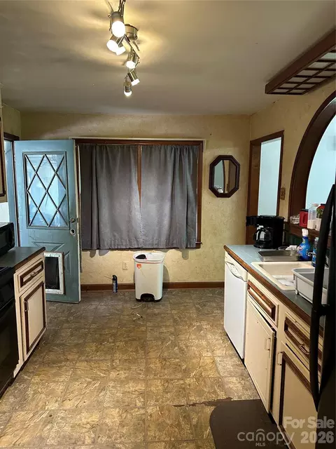 Kitchen - Undisclosed, Denver, NC 28037 photo 3 of 3
