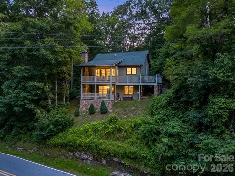 Exterior - 9390 E Fork Rd, Brevard, NC 28712 photo 2 of 6