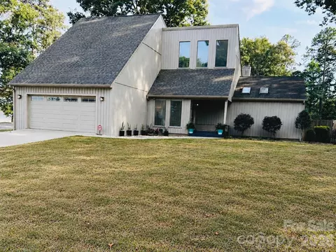 Avenue Ne Drive, Hickory, NC 28601