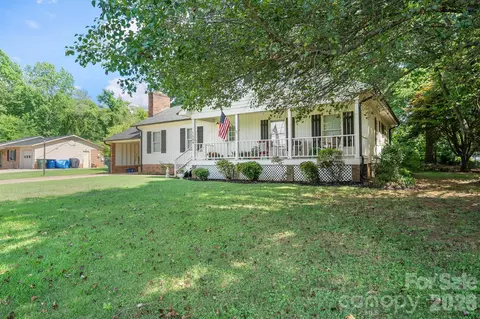 1504 2nd Ne St NE, Conover, NC 28613 photo 2