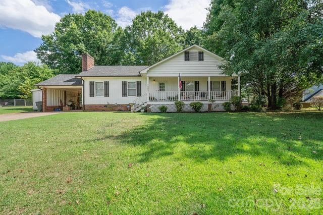1504 2nd Ne St NE, Conover, NC 28613