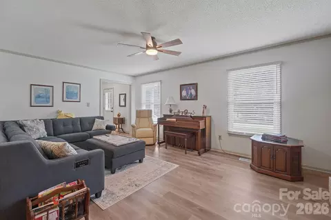 1504 2nd Ne St NE, Conover, NC 28613 photo 10