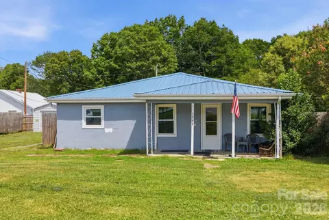 Exterior - 3948 Main Avenue Nw Dr NW, Hickory, NC 28601 photo 5 of 6