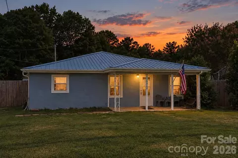 3948 Main Avenue Nw Dr NW, Hickory, NC 28601