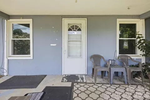 Exterior - 3948 Main Avenue Nw Dr NW, Hickory, NC 28601 photo 3 of 4