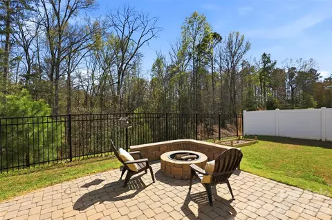 Exterior - 1092 Baldwin Dr, Lancaster, SC 29720 photo 4 of 5