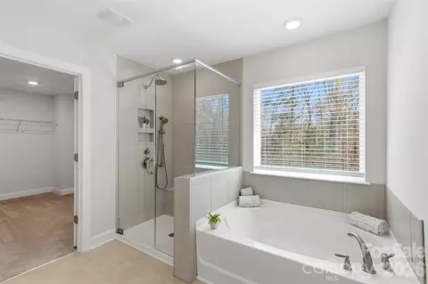 Bath - 1092 Baldwin Dr, Lancaster, SC 29720 photo 1 of 2