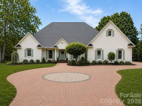 1136 Concord Rd, Davidson, NC 28036