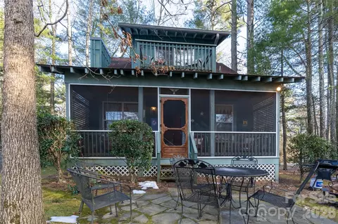 46 Rhett Dr, Flat Rock, NC 28731