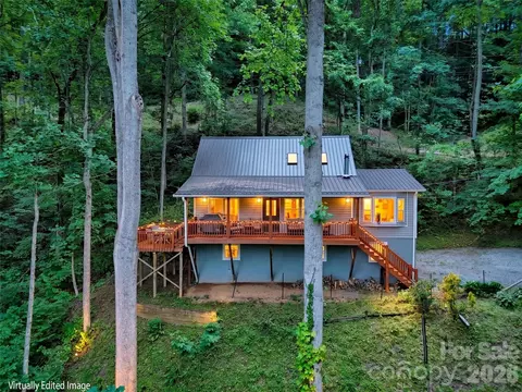 245 Greenview Dr, Maggie Valley, NC 28751