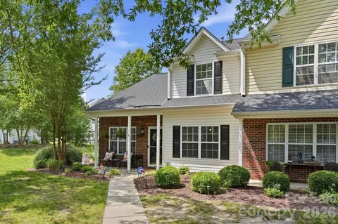 12446 Hennigan Place Ln, Charlotte, NC 28214
