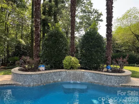 10536 Providence Arbours Dr, Charlotte, NC 28270
