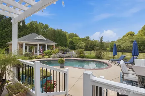 Exterior - 6006 Embassy Ct, Monroe, NC 28110 photo 5 of 11