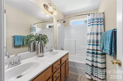 Bath - 6006 Embassy Ct, Monroe, NC 28110 photo 3 of 4