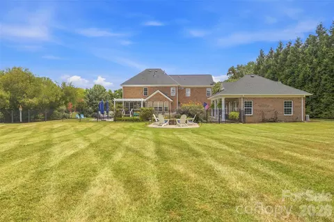 Exterior - 6006 Embassy Ct, Monroe, NC 28110 photo 11 of 11