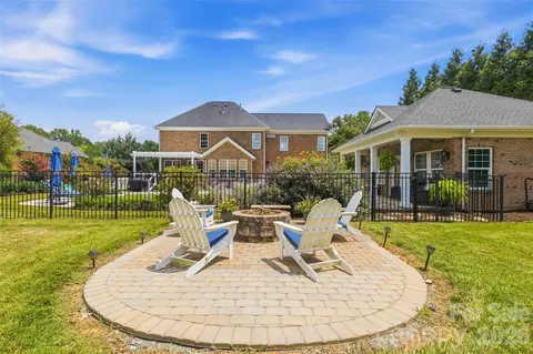 Exterior - 6006 Embassy Ct, Monroe, NC 28110 photo 10 of 11