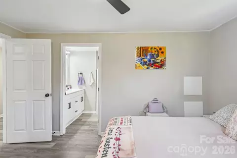 Bedroom - 4531 Springs Rd, Conover, NC 28613 photo 5 of 6