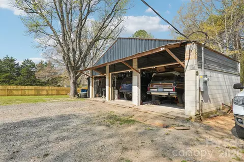Exterior - 4531 Springs Rd, Conover, NC 28613 photo 8 of 8