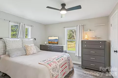 Bedroom - 4531 Springs Rd, Conover, NC 28613 photo 3 of 6